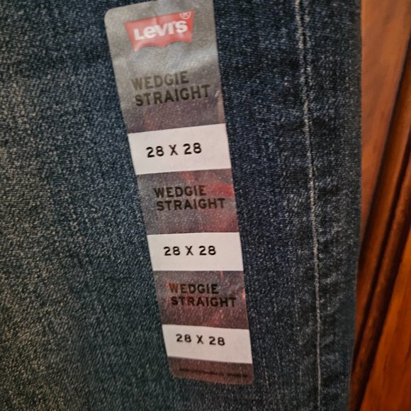 Levi's Women's Wedgie Straight Jeans SZ 28 - Picture 6 of 13